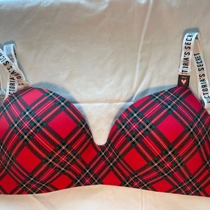 Victoria’s Secret red plaid wireless molded foam cup bra nwt